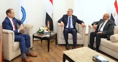 وزير البترول يلتقى نائب رئيس أباتشى الأمريكية بمدينة العلمين الجديدة