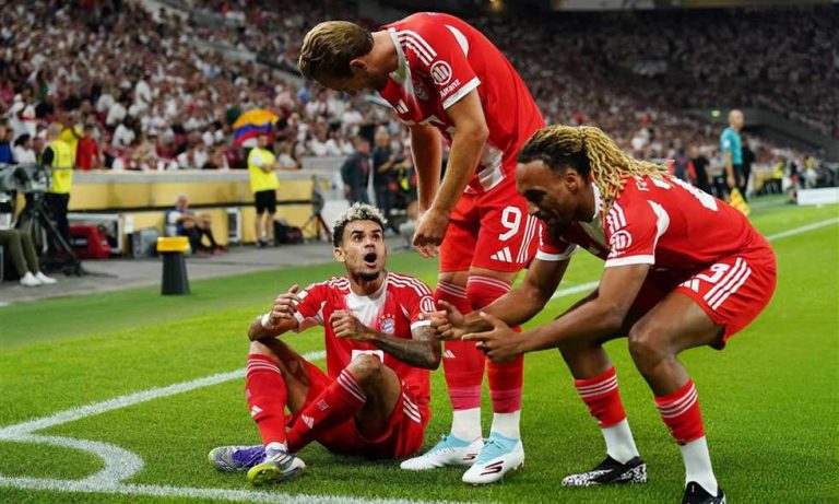 لويس دياز: بحثت عن فريق كبير وانضممت لبايرن.. واللعب بجوار كين سهل
                
                شدد لويس دياز لاعب بايرن ميونيخ على أن اللعب بجوار هاري كين زميله بالفريق أمر سهل بسبب جودته.
                الأحد، 17 أغسطس 2025 - 12:11