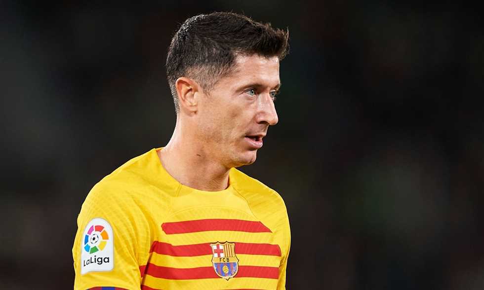 ليفاندوفسكي يشارك في مران برشلونة كاملا ويقترب من اللعب ضد ليفانتي
                
                اقترب روبرت ليفاندوفسكي مهاجم برشلونة من المشاركة مع فريقه في مباراة ليفانتي المقبلة في الدوري الإسباني.
                الثلاثاء، 19 أغسطس 2025 - 19:42