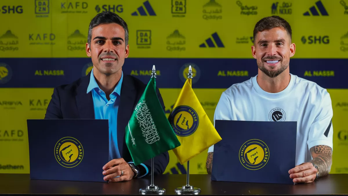 "سيكون عام النصر".. مارتينيز يشعل مدرج العالمي بـ3 رسائل نارية