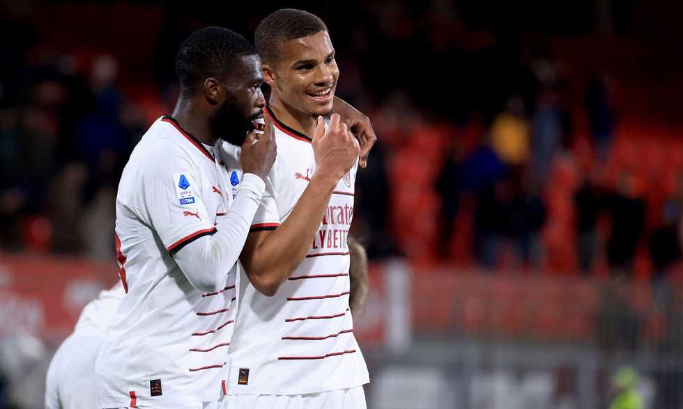 ماليك تشاو: تعلمت الكثير في ميلان خلال 3 مواسم.. ومستعد للدوري الإنجليزي
                
                عبّر ماليك تشاو مدافع ميلان عن سعادته بالانتقال لنيوكاسل الإنجليزي.
                الأحد، 10 أغسطس 2025 - 22:13