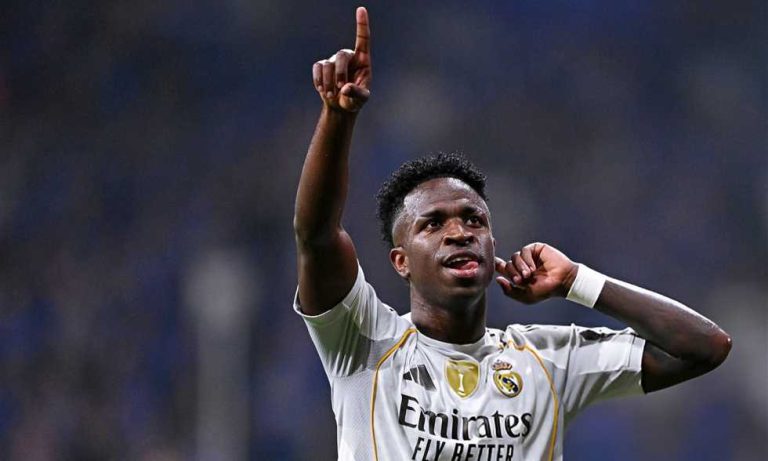 بظهور مصري.. مبابي وفينيسيوس يقودان ريال مدريد للفوز على أوفييدو بثلاثية
                
                حقق ريال مدريد الفوز على ريال أوفييدو بثلاثة أهداف دون مقابل في مباراة أقيمت على ملعب الأخير بالجولة الثانية من الدوري الإسباني.
                الإثنين، 25 أغسطس 2025 - 00:37
