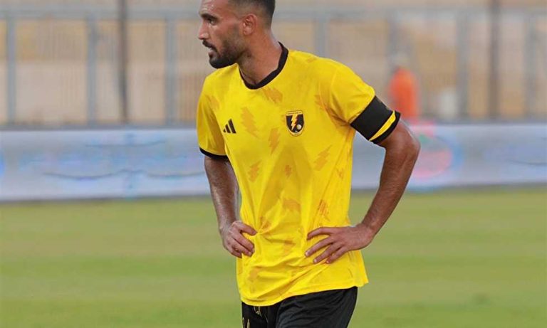 محمد السيد شيكا يسجل أول أهداف كهرباء الإسماعيلية في الدوري المصري
                
                سجل محمد السيد "شيكا" هدف كهرباء الإسماعيلية الأول في تاريخه بمسابقة الدوري المصري.
                الجمعة، 15 أغسطس 2025 - 19:30