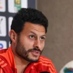 محمد الشناوي يتوجه للمستشفى لإنهاء إجراءات دفن والده
