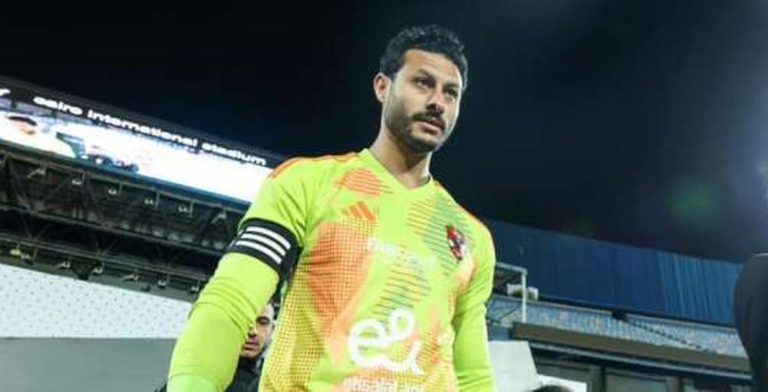 محمد الشناوي: أشكر كل اللي عزَّاني في وفاة والدي