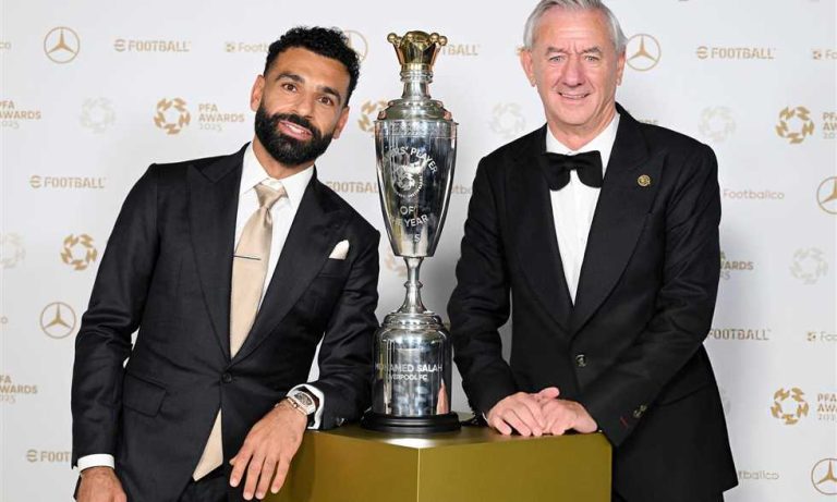 محمد صلاح: انظروا إلي.. شاب من مصر يصنع التاريخ في هذا السن أمر لا يصدق
                
                عبر محمد صلاح نجم ليفربول وقائد منتخب مصر عن سعادته بالفوز بجائزة أفضل لاعب في الدوري الإنجليزي.
                الثلاثاء، 19 أغسطس 2025 - 23:40