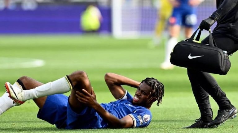 مدافع تشيلسى ينضم رسميًا لبوروسيا دورتموند