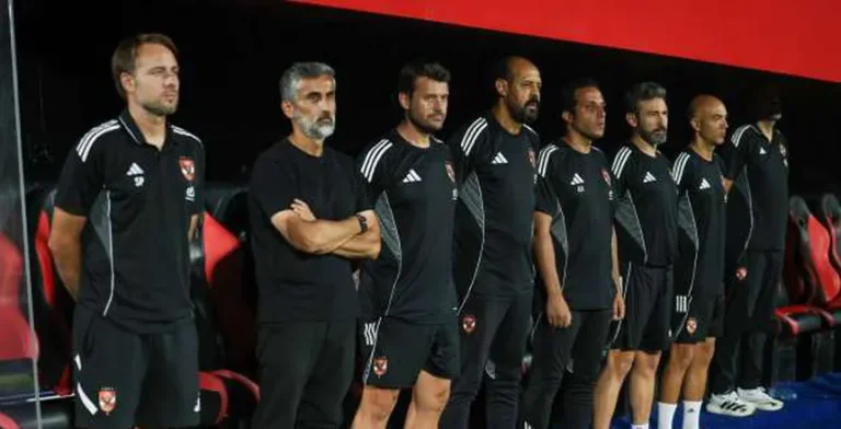 مدرب الأهلي يكشف حقيقة مشكلات أوضة اللبس.. وموقف بن رمضان ومروان