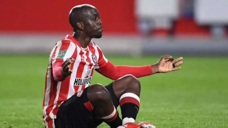مدرب برينتفورد يدافع عن يوان ويسا وسط رغبة اللاعب في الرحيل: "علينا أن نتذكر أنه إنسان أولا"