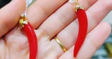مشغولات ذهبية غريبة تدهش المتسوقين صور
