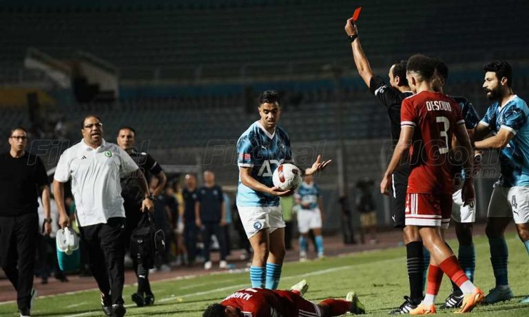 مصدر من بيراميدز لـ في الجول: غرامة مالية على الشيبي.. ولا مفاوضات مع كولر
                
                استقر نادي بيراميدز على توقيع غرامة مالية على محمد الشيبي ظهير أيمن الفريق كعقوبة بعد طرده أمام مودرن سبورت.
                الإثنين، 25 أغسطس 2025 - 23:53