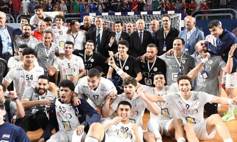 كرة يد - مكافأة استثنائية من وزير الرياضة لمنتخب الناشئين قبل ربع النهائي
                
                أعلن خالد فتحي رئيس الاتحاد المصري لكرة اليد عن قرار أشرف صبحي وزير الشباب والرياضة برصد مكافأة استثنائية لمنتخب مصر للناشئين بعد تأهله لربع نهائي بطولة العالم.
                الأربعاء، 13 أغسطس 2025 - 23:55