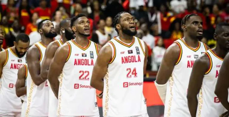 منتخب أنجولا يتوج ببطولة الأفروباسكت بالفوز على مالي في النهائي