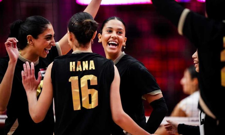 كرة طائرة - منتخب السيدات يختتم بطولة العالم بالخسارة أمام السويد
                
                ودع منتخب مصر للسيدات منافسات بطولة العالم للكرة الطائرة بعد تلقي الخسارة الثالثة.
                الثلاثاء، 26 أغسطس 2025 - 17:36