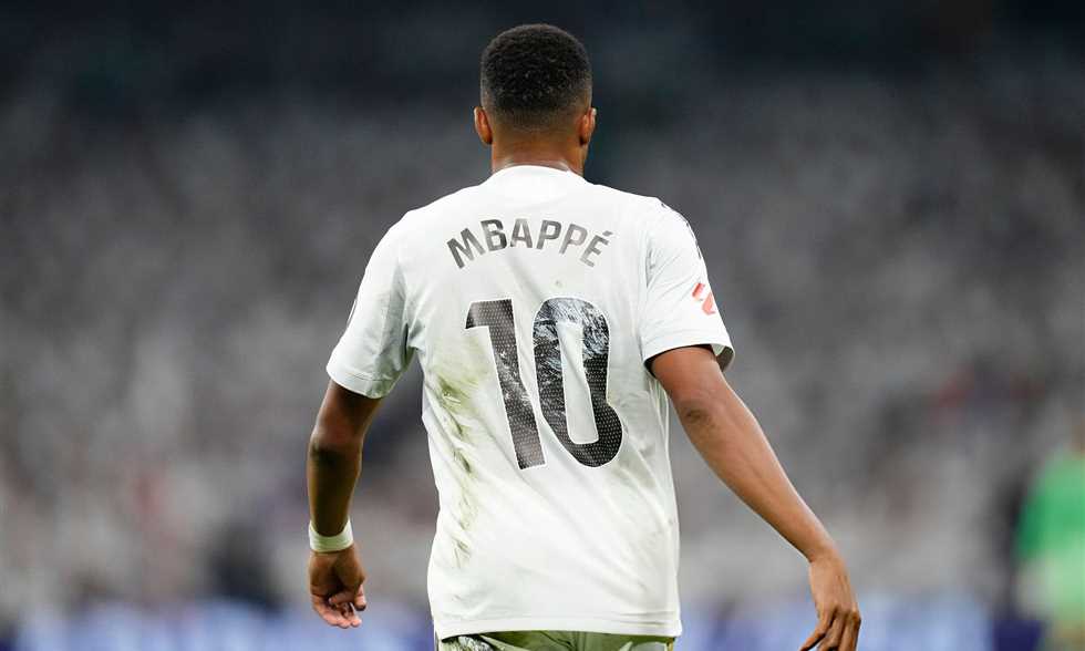 مودريتش: ريال مدريد اتخذ القرار الصحيح بمنح مبابي القميص رقم 10
                
                يرى لوكا مودريتش لاعب ميلان الإيطالي الحالي وريال مدريد السابق أن حصول كيليان مبابي نجم الملكي على القميص رقم 10 هو القرار الصحيح.
                الأربعاء، 20 أغسطس 2025 - 11:55
