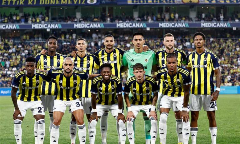 مورينيو يقود فنربخشة لاجتياز فينورد قبل مواجهة بنفيكا لحسم مقعد الدوري من أبطال أوروبا
                
                قاد جوزيه مورينيو المدير الفني فريق فنربخشة التركي لاجتياز عقبة فينورد الهولندي في نصف نهائي المرحلة التمهيدية من دوري أبطال أوروبا.
                الأربعاء، 13 أغسطس 2025 - 00:26