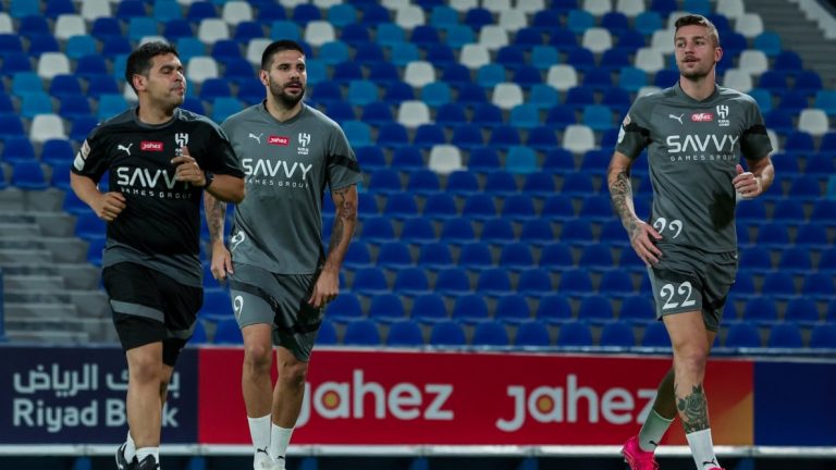 "محترف" الهلال يهرب من من دكة إنزاجي إلى الدوري الإيطالي.. ثنائي عملاق يطلب الصربي