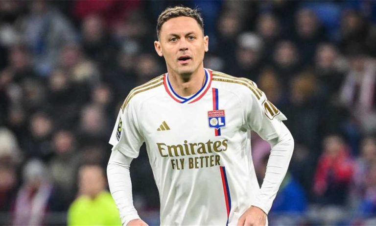 سكاي: ماتيتش إلى ساسولو الإيطالي
                
                يقترب الصربي نيمانيا ماتيتش من الانتقال للدوري الإيطالي خلال فترة الانتقالات الصيفية الجارية.
                الجمعة، 22 أغسطس 2025 - 15:36