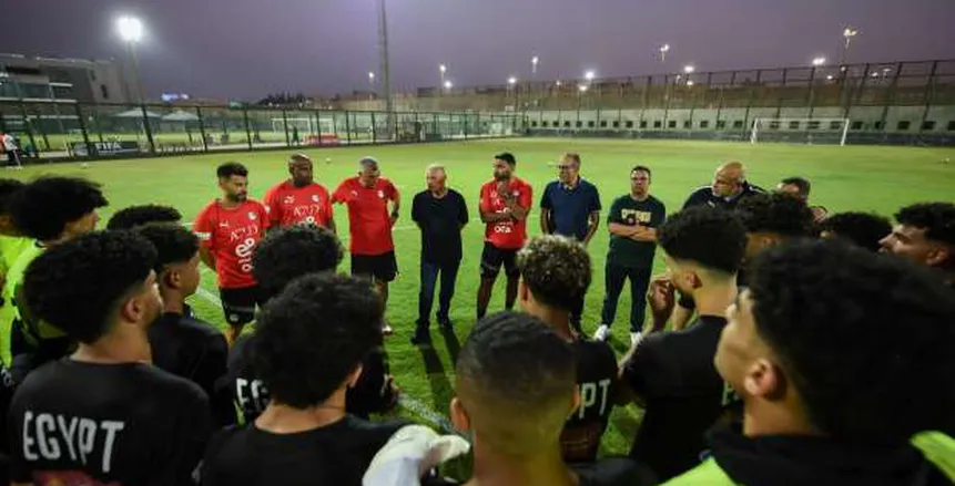 هاني أبو ريدة يتابع تدريبات منتخبات الشباب
