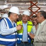وزير الأعمال يختتم زيارته بجولة في غزل المحلة