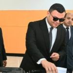 وزير الإسكان يدلي بصوته بانتخابات مجلس الشيوخ ويدعو المصريين للمشاركة الإيجابية