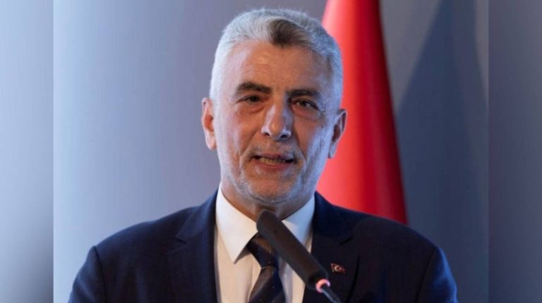 وزير التجارة التركي يعلن عن انخفاض العجز التجاري إلى 6.4 مليار دولار.