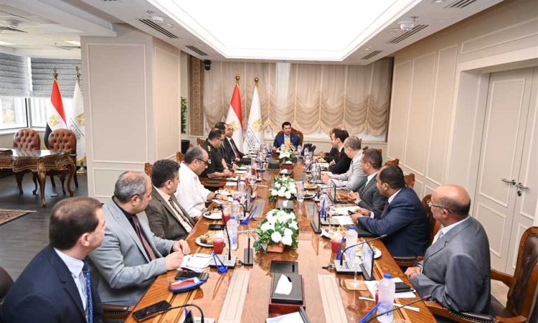 وزير الرياضة ومحافظ بورسعيد يتابعان معدلات تنفيذ استاد المصري
                
                عقد أشرف صبحي وزير الشباب والرياضة اجتماعا لمتابعة معدلات التنفيذ والوقوف
                الأحد، 24 أغسطس 2025 - 14:31