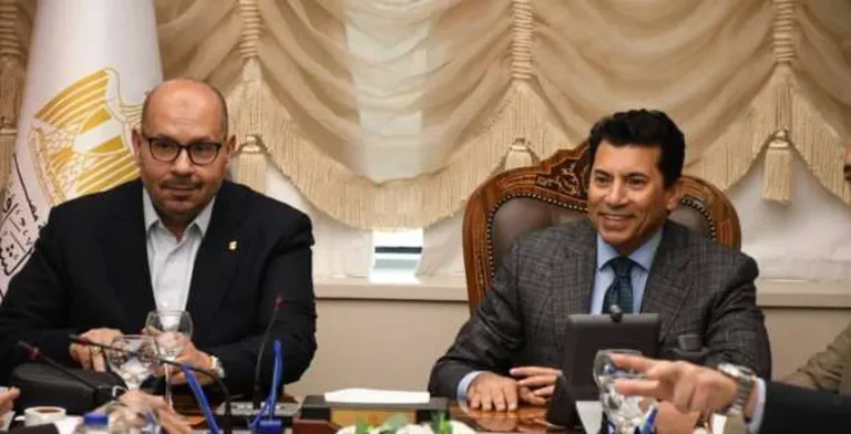 وزير الشباب يبرز دور رئيس «الأولمبية» في صياغة قانون الرياضة الجديد