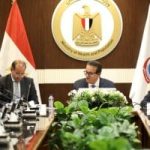 وزير الصحة يتابع موقف ملف المساهمة التكافلية بمنظومة التأمين الصحى الشامل