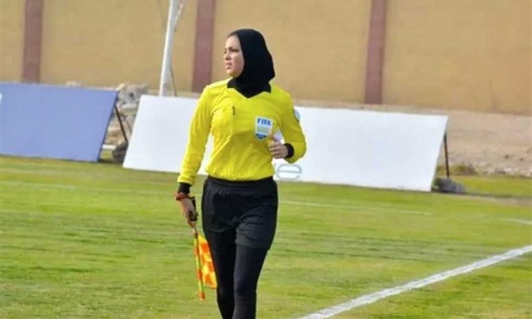 يارا عاطف تمثل التحكيم المصري في مونديال السيدات
                
                تشارك المحكمة المساعدة المصرية يارا عاطف في كأس العالم للسيدات في المغرب.
                الجمعة، 01 أغسطس 2025 - 15:48