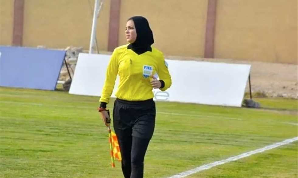 يارا عاطف تمثل التحكيم المصري في مونديال السيدات
                
                تشارك المحكمة المساعدة المصرية يارا عاطف في كأس العالم للسيدات في المغرب.
                الجمعة، 01 أغسطس 2025 - 15:48