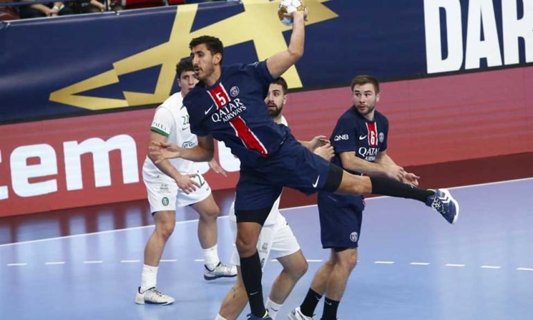 يد - يحيى خالد وعبد الرحمن فيصل يخسران السوبر الفرنسي
                
                خسر فريق باريس سان جيرمان لقب كأس السوبر الفرنسي بمشاركة الثنائي المصري يحيى خالد وعبد الرحمن فيصل.
                الأحد، 31 أغسطس 2025 - 11:18