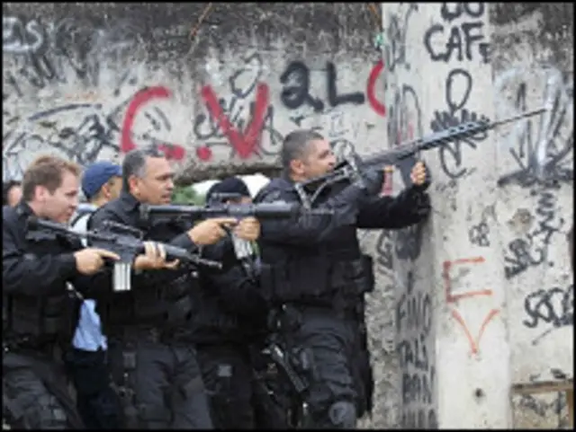 عملية سرية للشرطة على شاطئ ريو