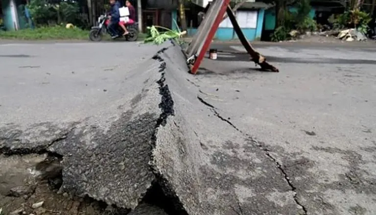 زلزال بقوة 6.9 يضرب سواحل وسط الفلبين دون تحذيرات من تسونامي