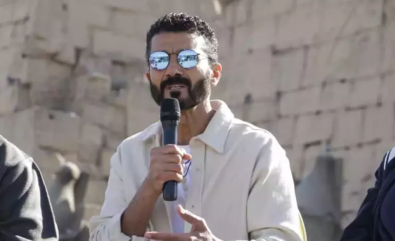 خالد النبوي يتألق في معبد الأقصر