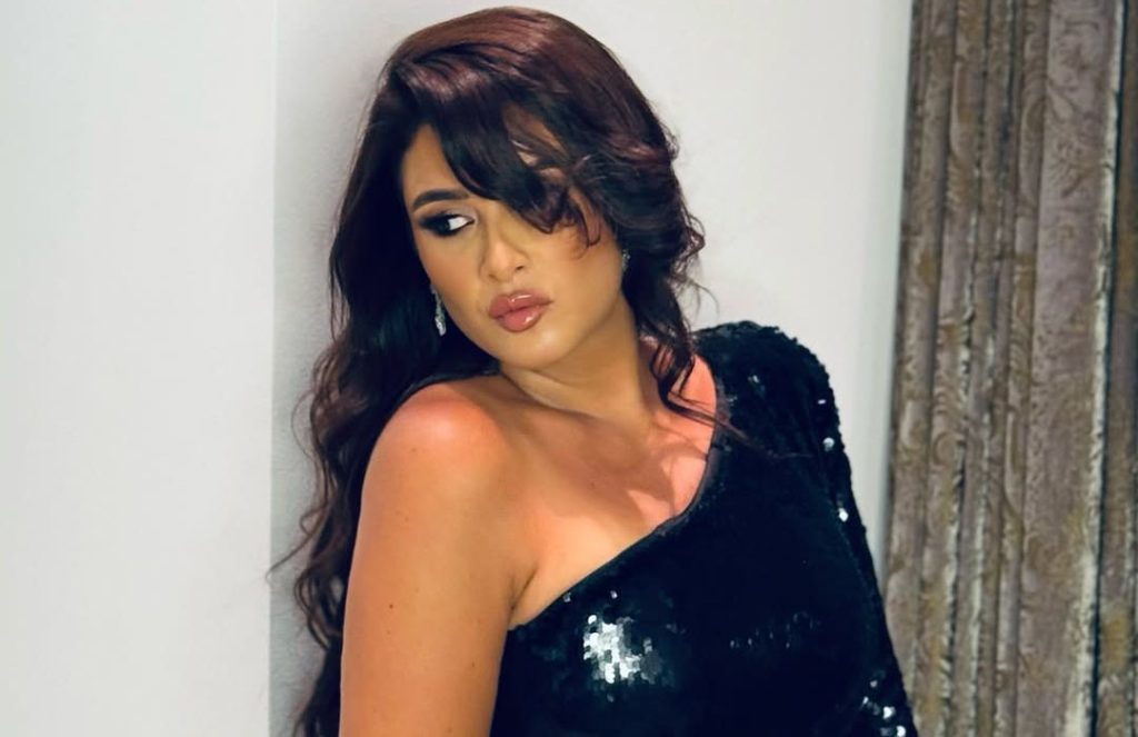 ياسمين عبد العزيز