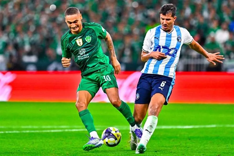 بيراميدز يتوج بكأس القارات الثلاث