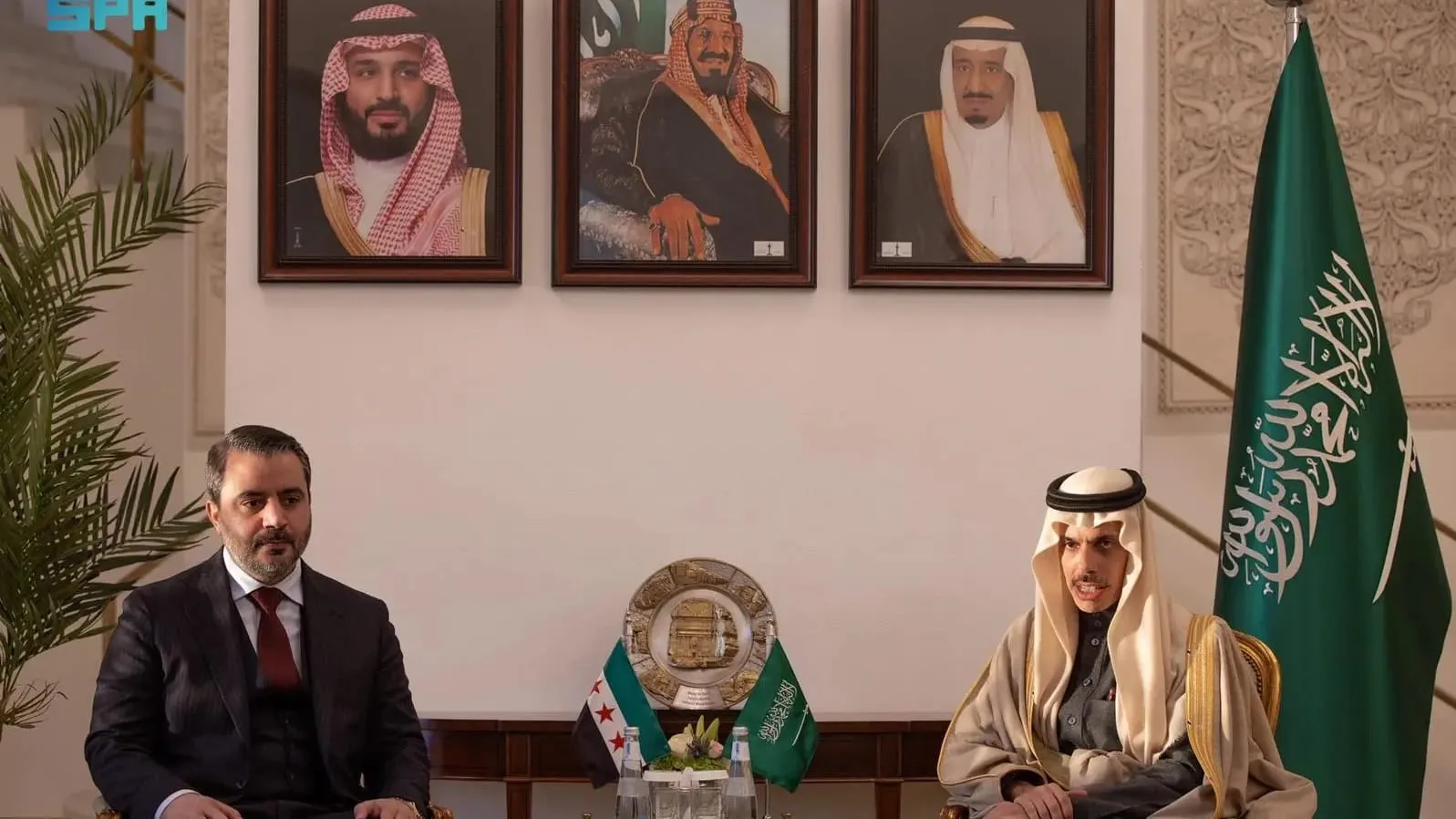 وزير الخارجية السوري يبحث مع مركز الملك سلمان