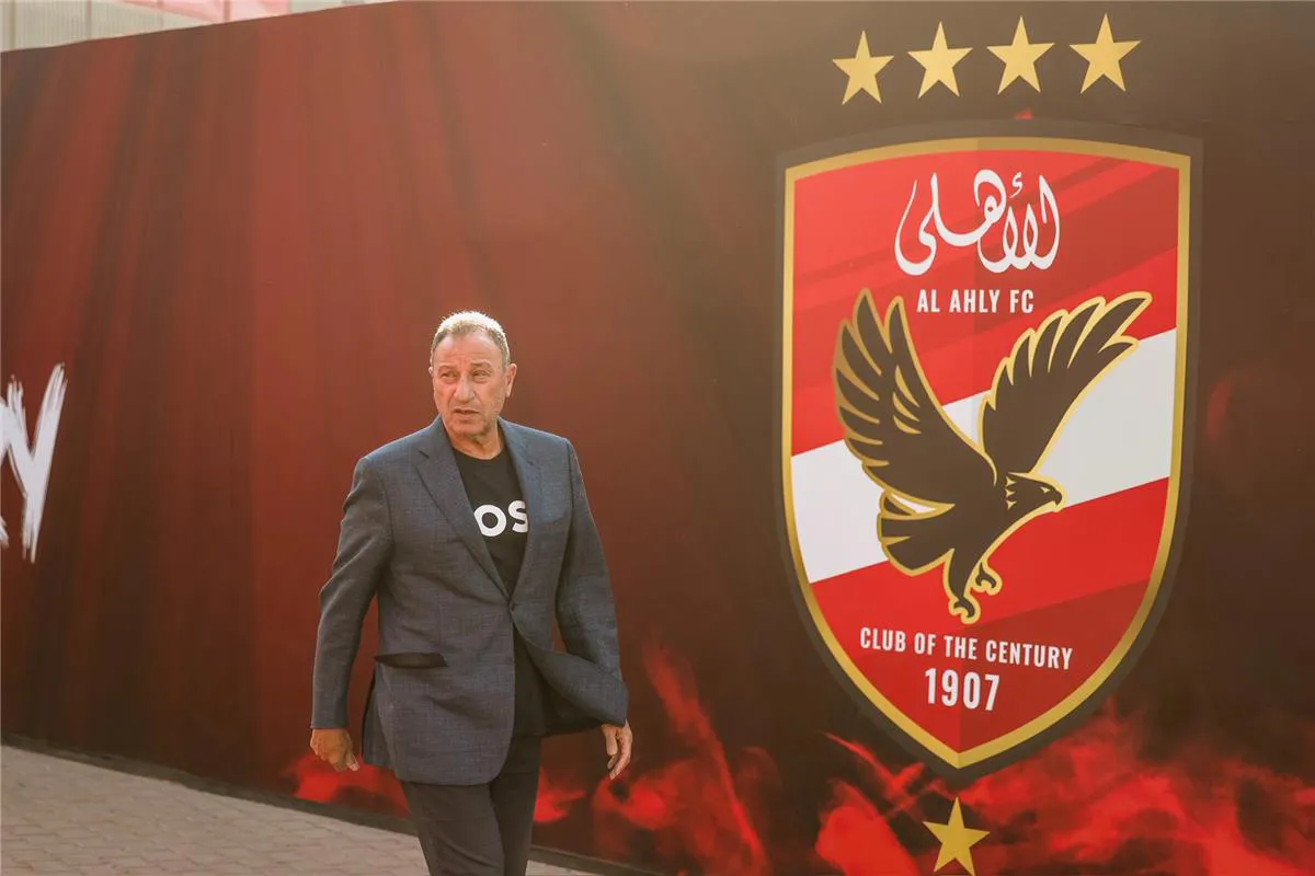 الأهلي يتحرك لحسم ملف المدير الفني الجديد