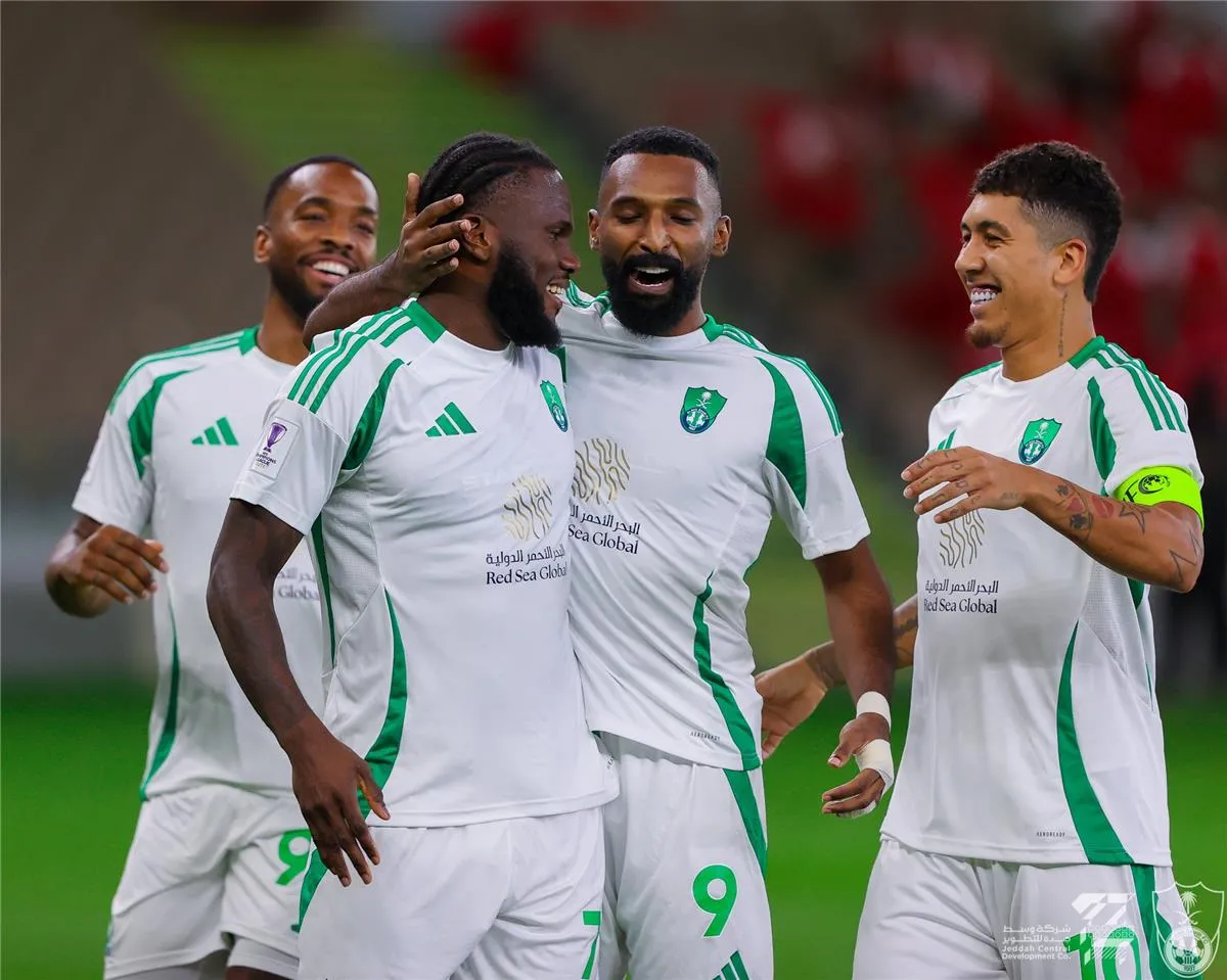 الأهلي يبحث إعارة ثلاثة لاعبين ويستقبل عرضًا من الشباب لضم بالعبيد