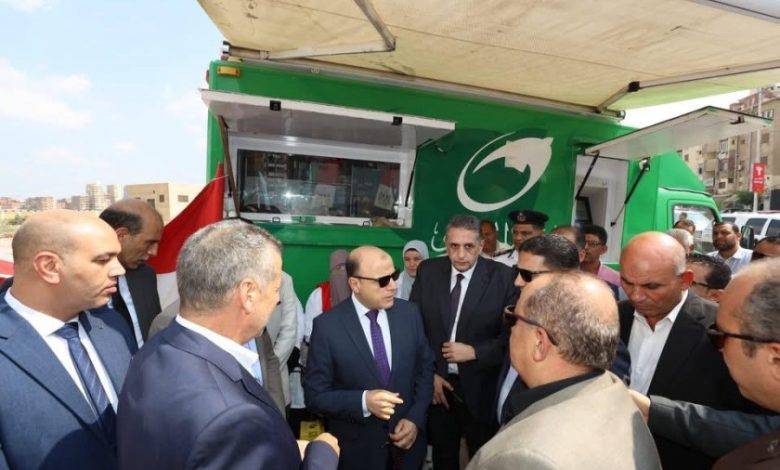 محافظ كفر الشيخ يبحث تطوير الخدمات البريدية