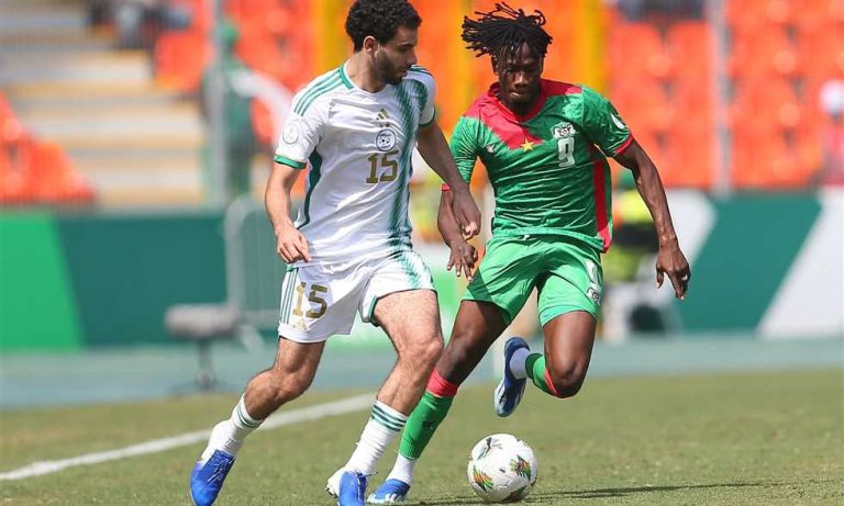 إعفاء آيت نوري من معسكر منتخب الجزائر
                
                أعلن المنتخب الجزائري استبعاد ريان آيت نوري مدافع مانشستر سيتي من قائمة الفريق لتوقف سبتمبر الجاري.
                الثلاثاء، 02 سبتمبر 2025 - 12:14