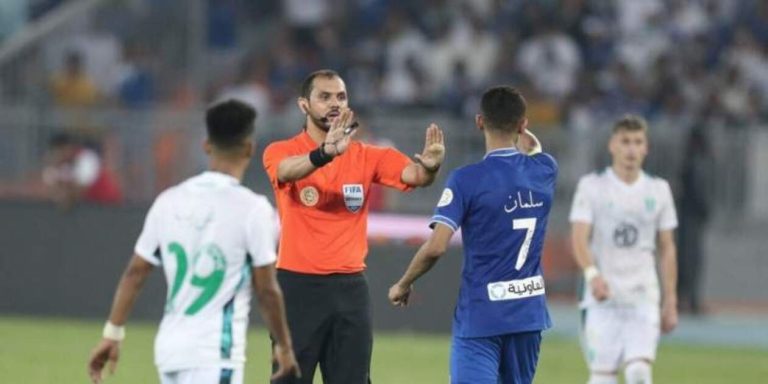 الأهلي يطلب رسميا تأجيل كلاسيكو الهلال في دوري روشن.. زلزال داخل الشارع الرياضي