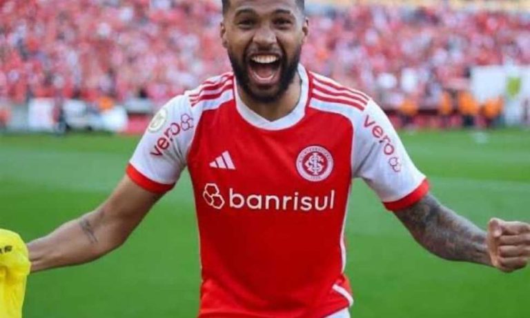 البرازيلي ويسلي على بعد خطوة من الريان القطري
                
                بات ويسلي لاعب انترناسيونال البرازيلي على بعد خطوة واحدة من الانضمام لنادي الريان القطري.
                الثلاثاء، 02 سبتمبر 2025 - 22:47