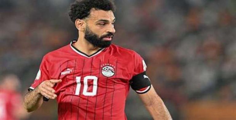 وصول محمد صلاح وعمر مرموش إلى معسكر منتخب مصر