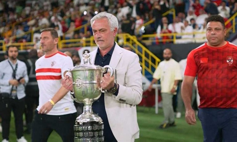 "راتبه 11 مليون يورو".. مصدر من الأهلي ينفي لـ في الجول وجود مفاوضات مع مورينيو
                
                نفى مصدر من الأهلي التقارير المنتشرة بشأن مفاوضات النادي مع البرتغالي جوزيه مورينيو لخلافة خوسيه ريبيرو.
                الثلاثاء، 02 سبتمبر 2025 - 20:07