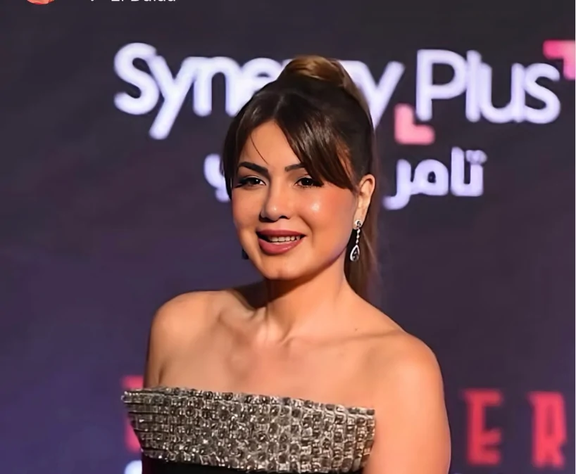 الفنانة نجلاء بدر