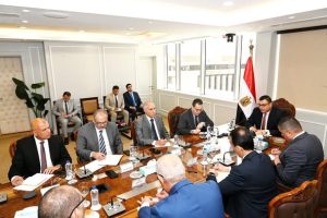 وزير الإسكان: تكثيف طرح الفرص الاستثمارية وتعظيم الموارد أولوية في المرحلة المقبلة