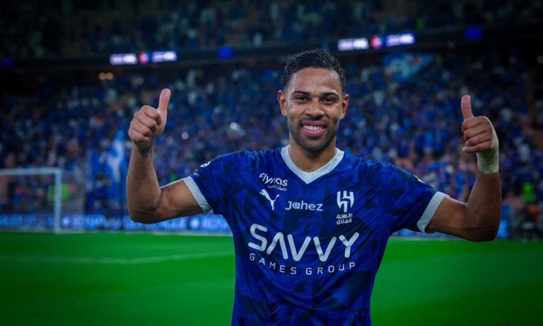 وكيل لودي: الرحيل عن الهلال؟ زمن العبودية انتهى 
                
                نفى بابلو ميراندا وكيل أعمال البرازيلي رينان لودي لاعب الهلال انتقال موكله إلى الشباب السعودي.
                الثلاثاء، 02 سبتمبر 2025 - 22:24