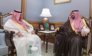 ملك البحرين يستقبل الأمير تركي بن محمد بن فهد